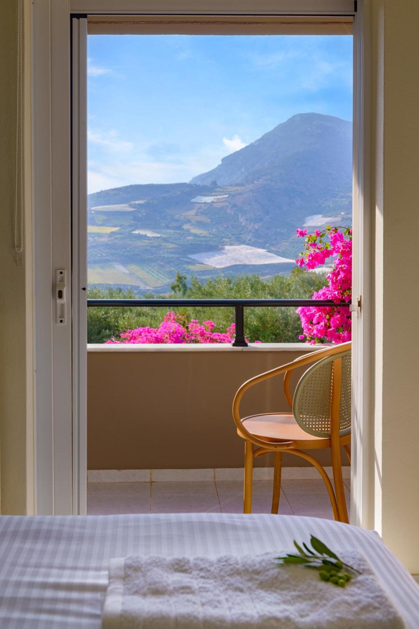 Greenera ,by Idealstay Experience Heraklion (Crete)